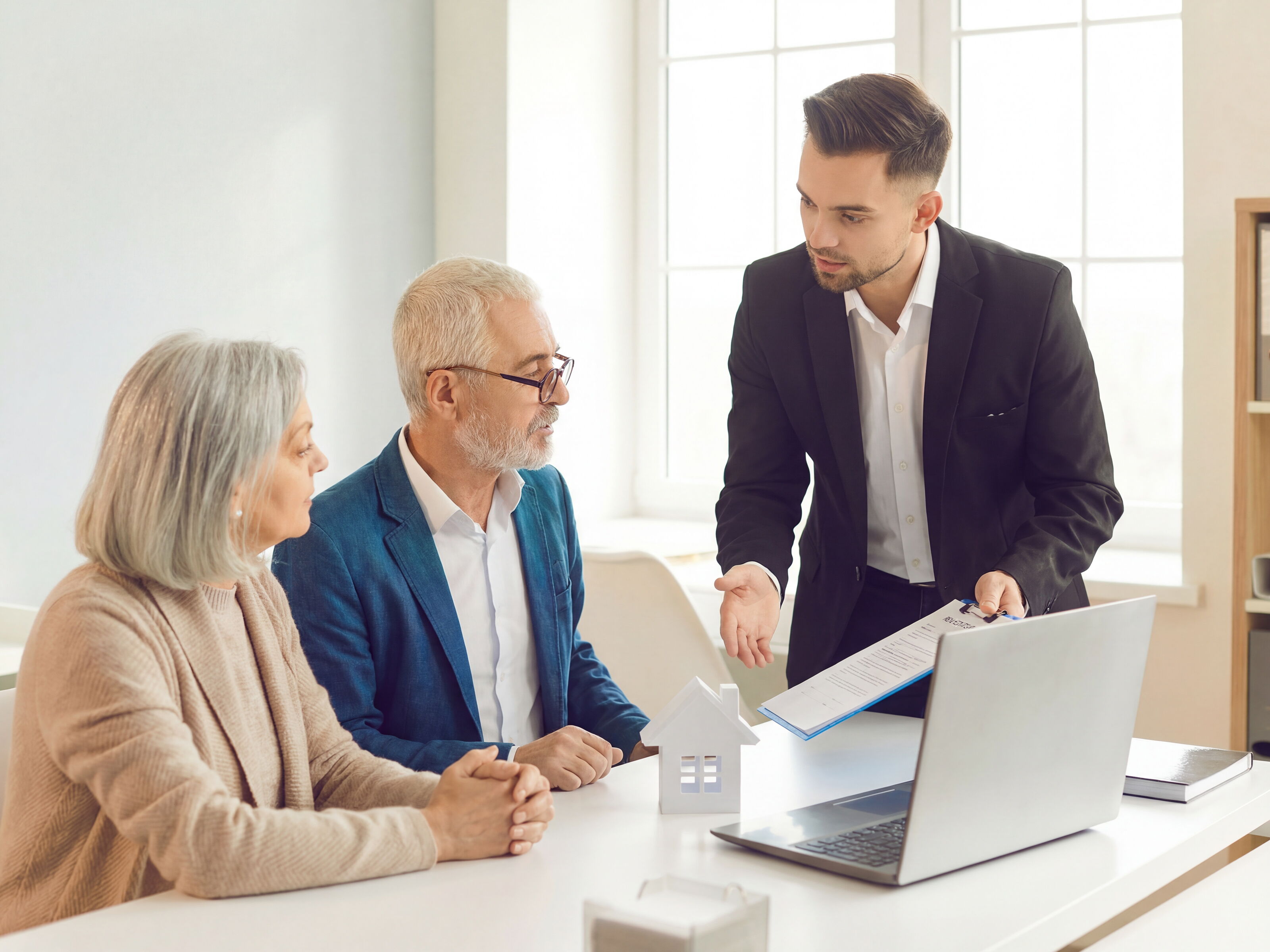 Service & FAQ Schmitz-Immobilienservice      